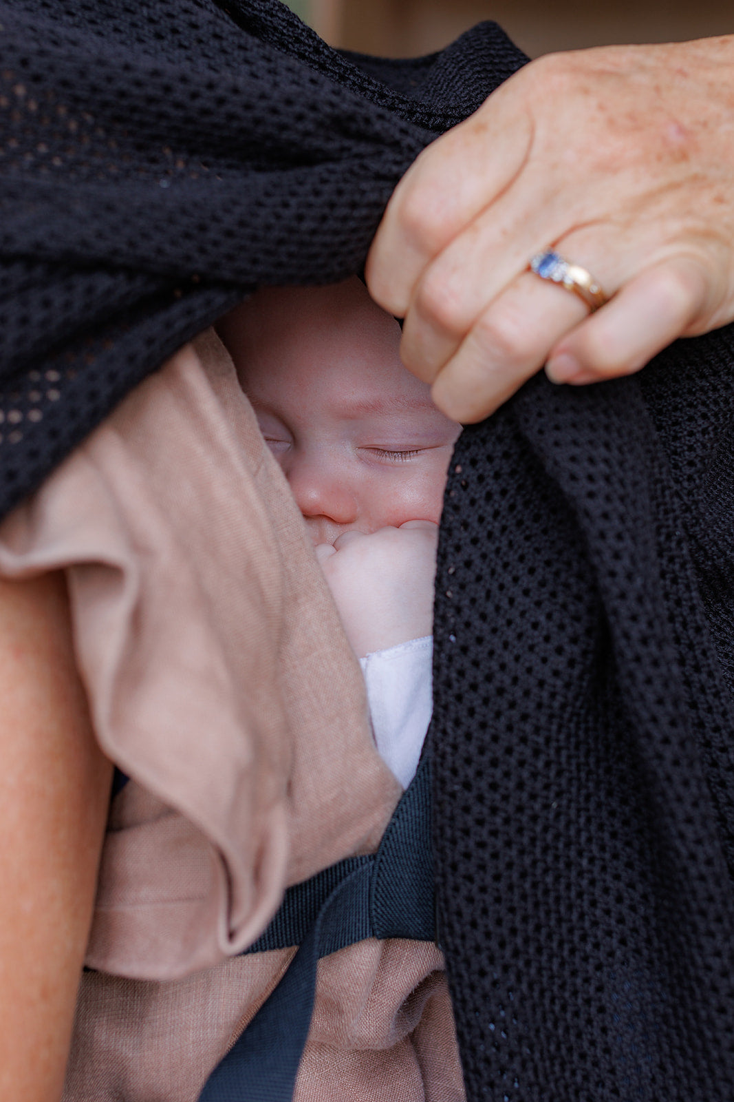 Midnight Cowrie | 7 in 1 Breastfeeding Cover